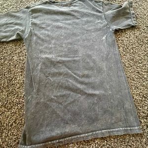 grey t-shirt